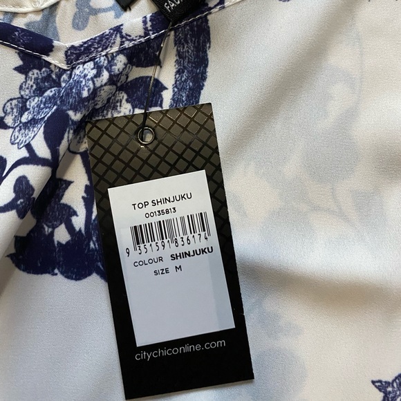 City Chic Shinjuku cold shoulder top, size 18 NWT - Picture 5 of 6